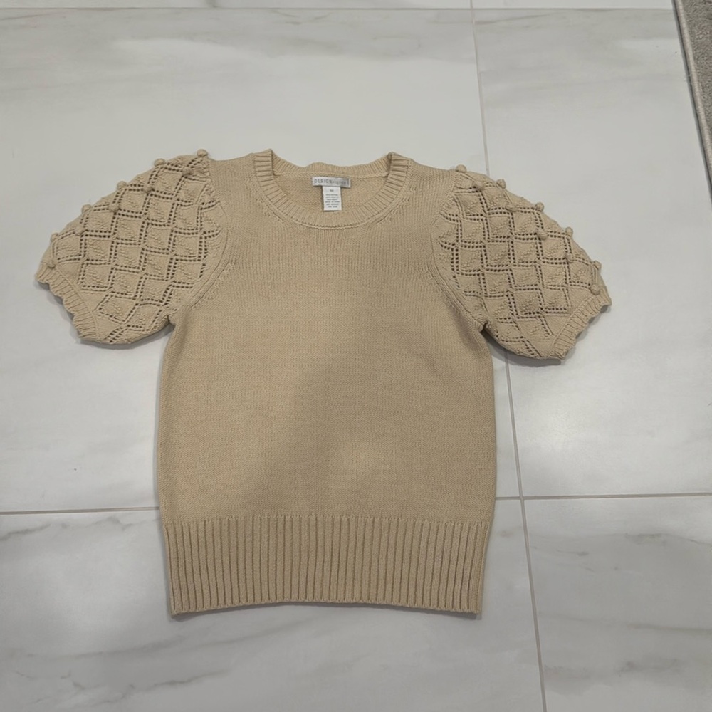 EUC Design History size medium women’s top
